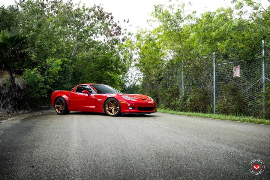  Chevrolet Cotvette Z06 on Vossen Wheels (HC-1) 2017 года  (фото 3 из 13)
